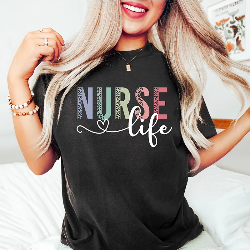 Nowa pielęgniarka Czarne koszulki dla kobiet Pielęgniarka Prezent z okazji ukończenia szkoły Koszulki RN Tshirty z krótkim rękawem Letnia modna koszula
