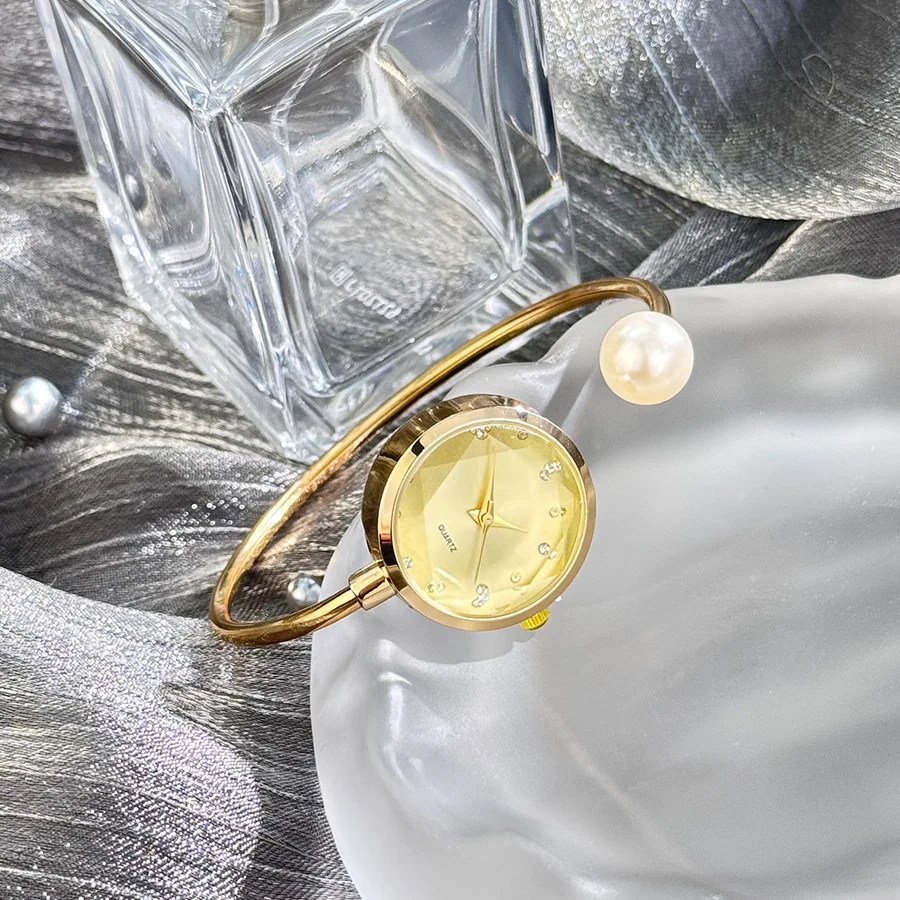 2025 ساعة يد فاخرة بسوار صغير مع تصميم حجر الراين أنيقة عتيقة لؤلؤة للسيدات كوارتز ساعة يد Reloj Mujer