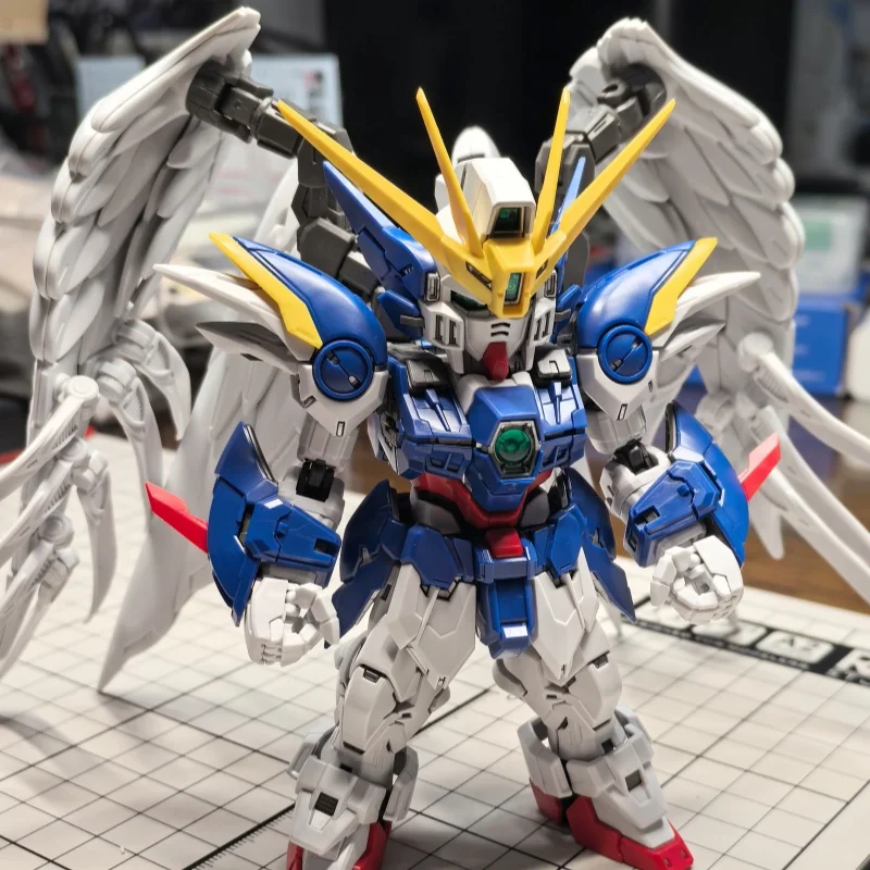 Disponibile Wing Zero Ew Angel Shape Mech Kit modello di assemblaggio Action Figure Decorazione desktop Doll Boy Toy Regalo di compleanno a sorpresa