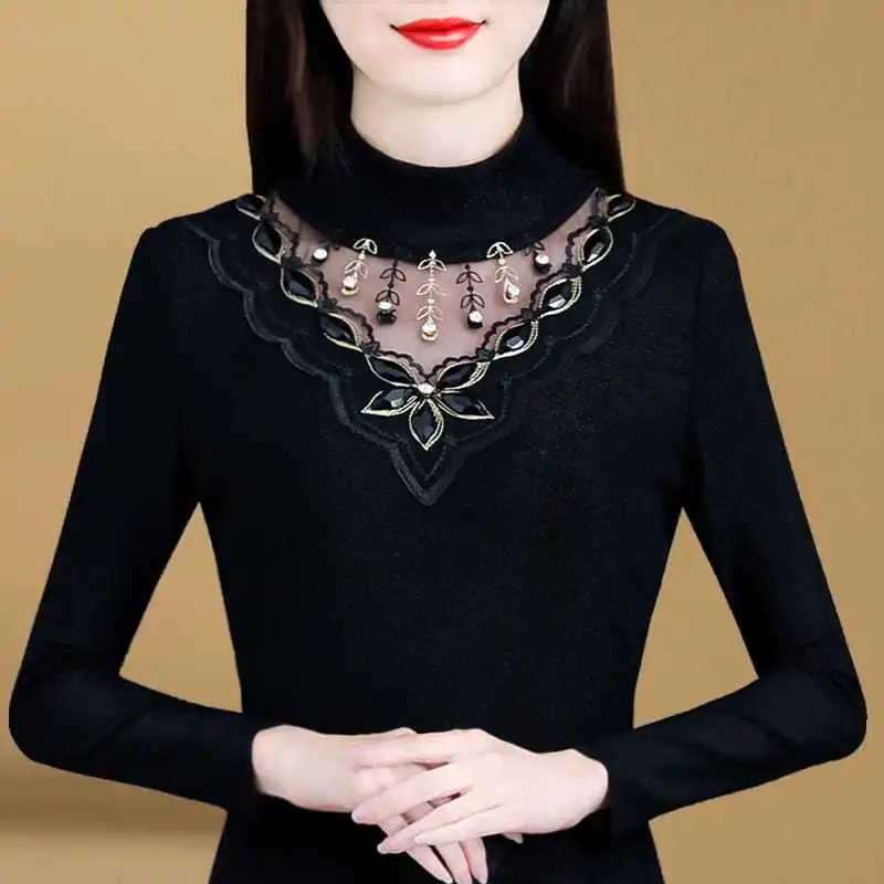 

2023 New Autumn and Winter Fashion Western Style Underlay Long Sleeve Temperament Commuter Hollow Out Pendant Women's Top