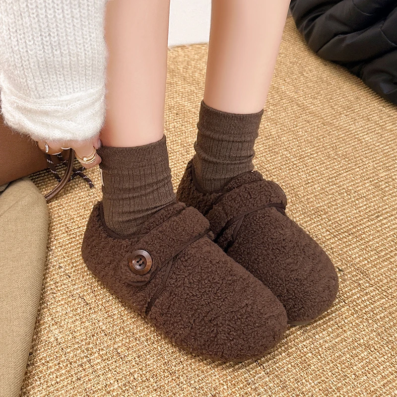 حذاء مسطح من جلد الغزال بنعل ناعم غير قابل للانزلاق موضة 2025 بمقدمة مستديرة وفم عميق على شكل الفهد حذاء منخفض