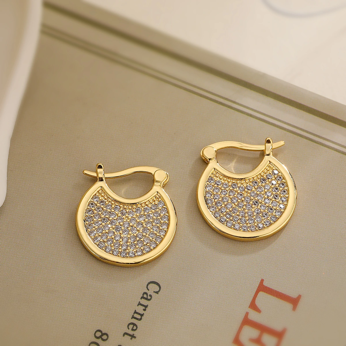 Light Luxury Cubic Zirconia Shell Shaped Earrings For Womon,Vintage OL Hoop Earrings Party Dating Wedding Female Jewelry