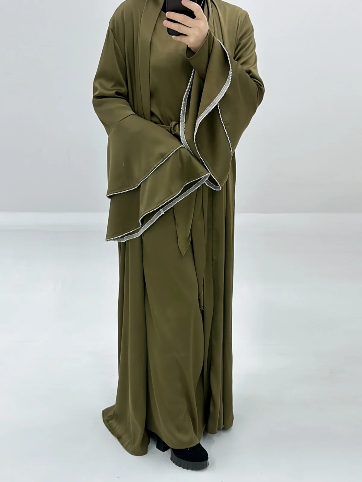 مجموعة السفر العربية Sle Belted Dr جنوب شرق آسيا دبي رداء طويل تنورة طويلة تي شيرت مجموعة ملابس سياحية دبي بوليستر...