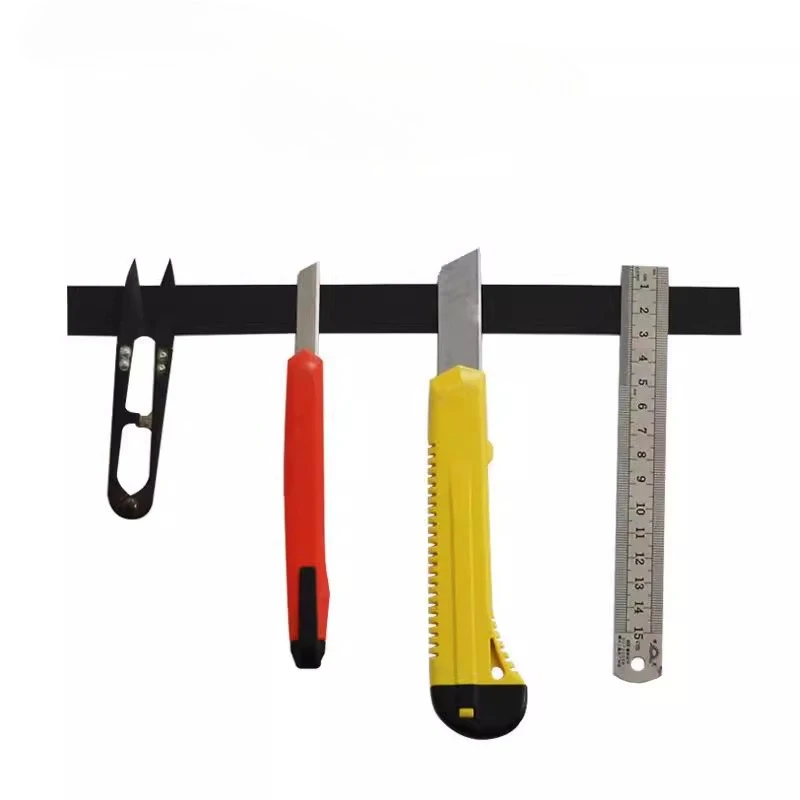 

Учебное пособие с магнитным диском. Магнитная резиновая полоса. Пылезащитная сетка. Самоклеящийся заводской лист для доски.