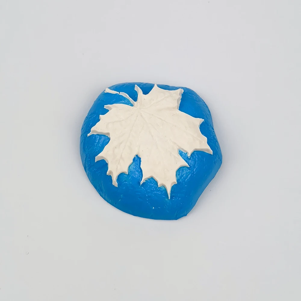 

Maple Leaf Silicone Mold, DIY Soap Gypsum Resin Mold, Chocolate Fondant Cake Decoration Tools, New Style, 2D