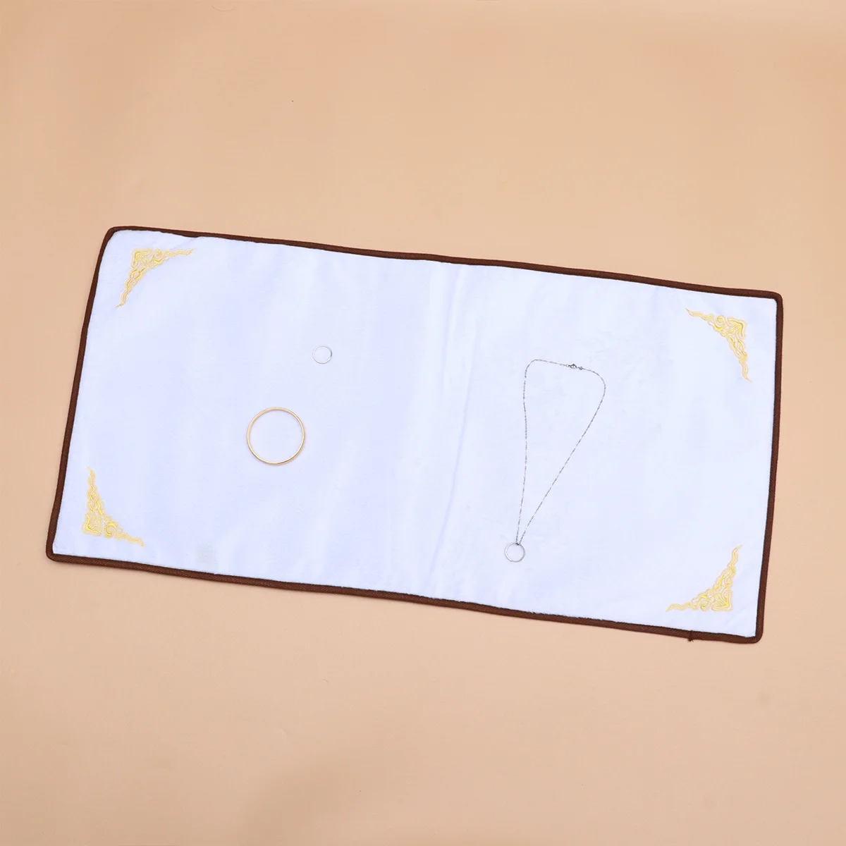 

Black White Double-Sided Jewelry Display Cloth Medium Embroidered Cushion Sheet for Rings Earrings Bracelets Jewelry Storage Pad