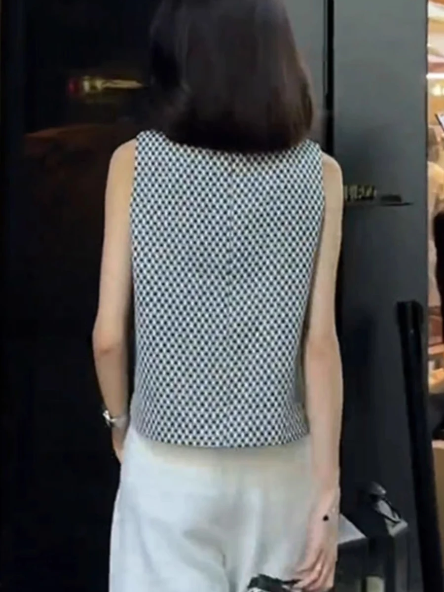 여름 여성용 니트 조끼 또는 루즈핏 블랙 화이트 체크무늬 아우터웨어 패션 센세이션 2025 신상 프린트