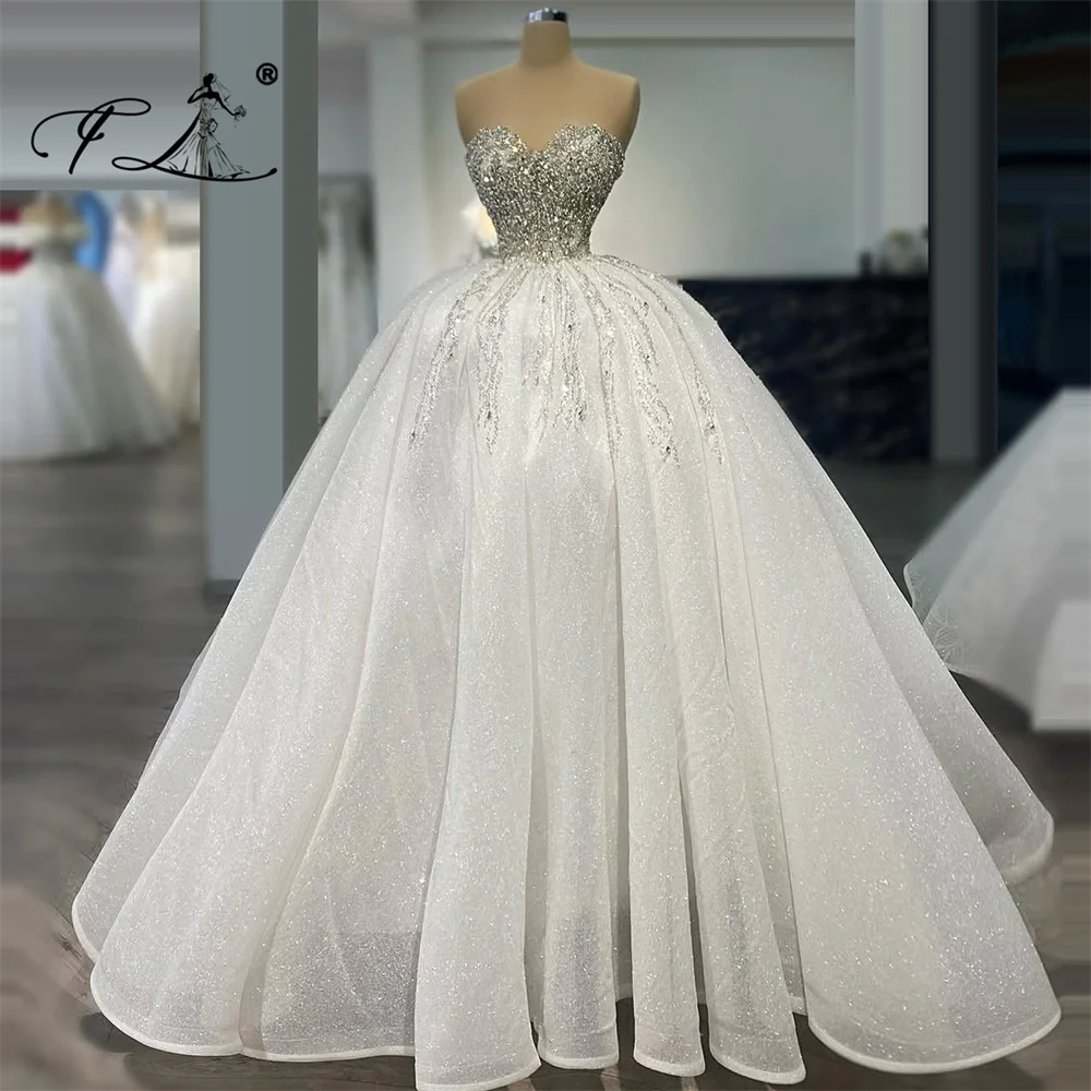 

Elegant Sweetheart Neck Strapless White Ball Gown with Crystals Sequins Embellished Wedding Dress for Women Bride 80s Customized