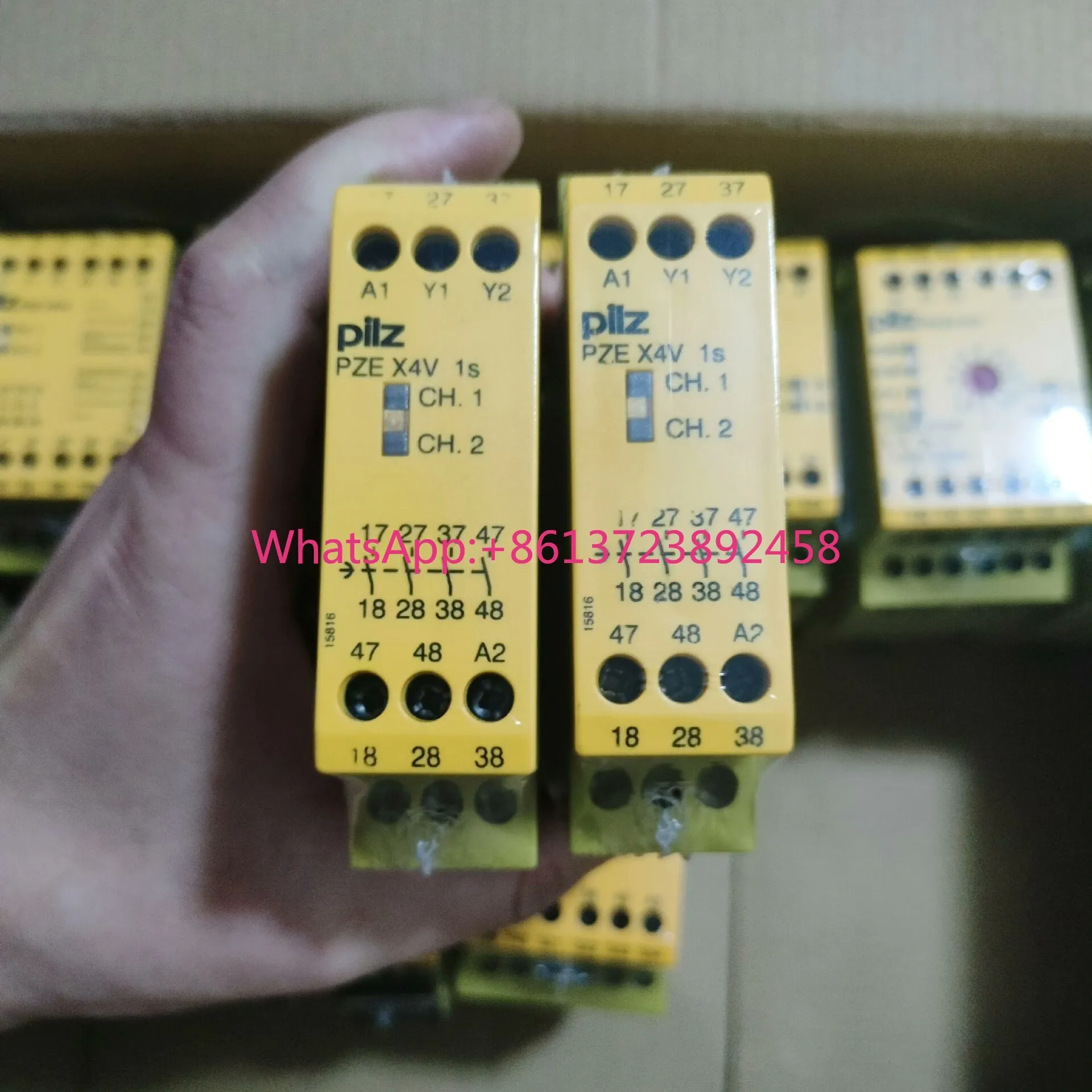 Pilz X4V 1S 774581 safety relay Germany in Stock
