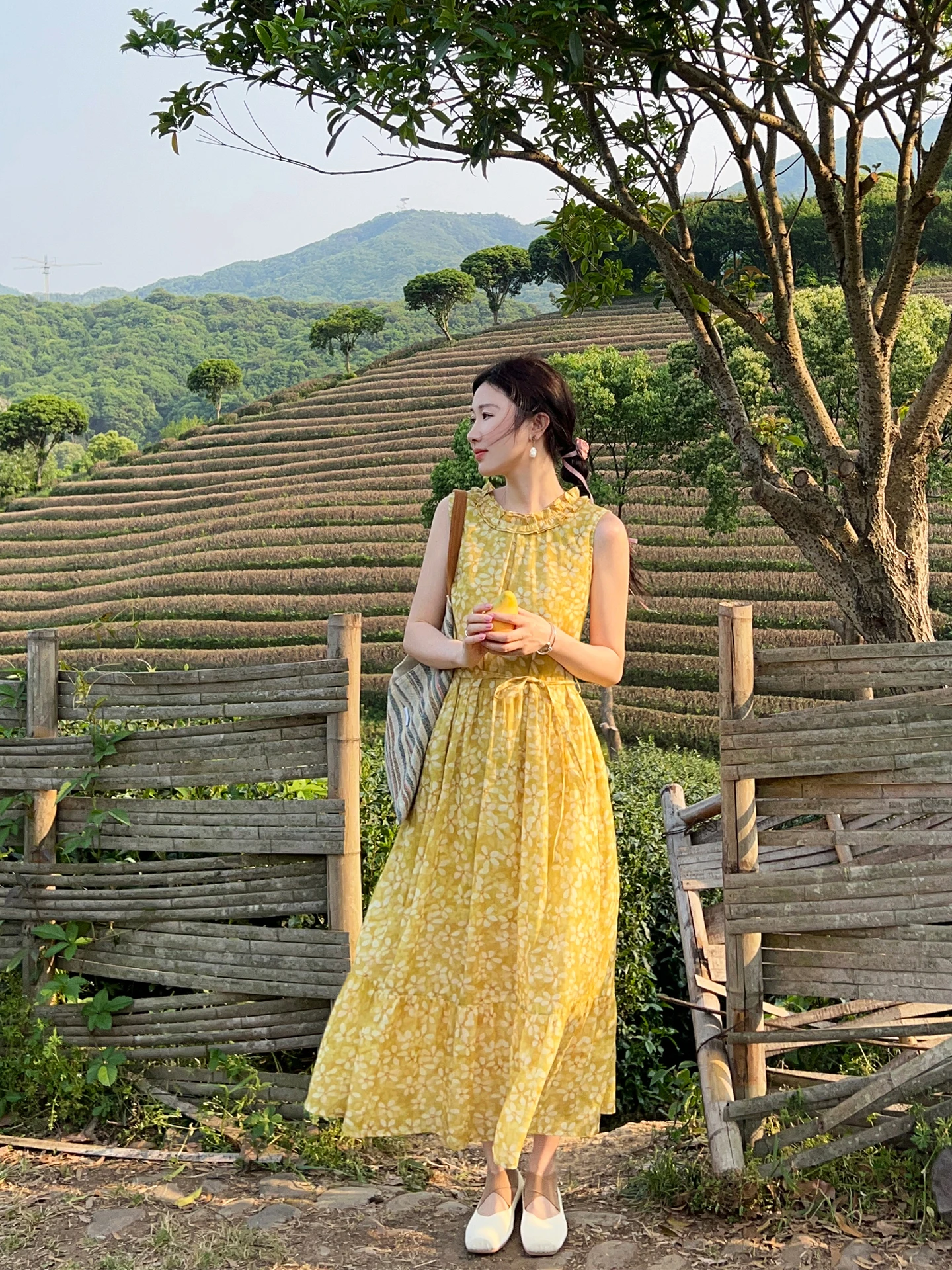 

Retro Hand-Painted Floral Lace Collar Linen Summer Dr Slimming Svel Vest Dr French Sle Loose Waist Gown