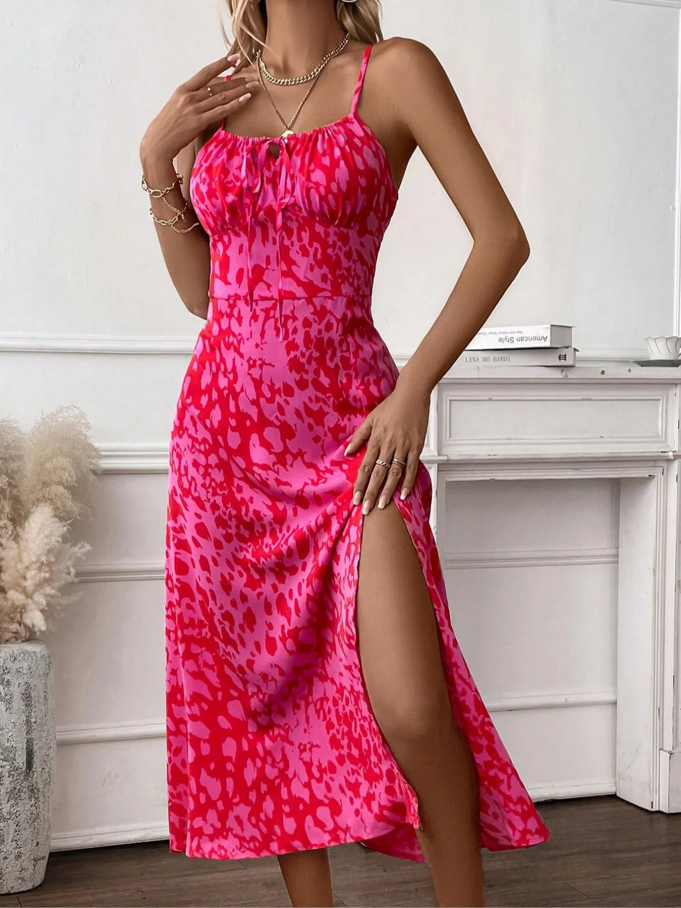 マークドレディースドレス、あらゆる場面に合うエレガントでスタイリッシュなデザイン、春と夏のイベントに最適