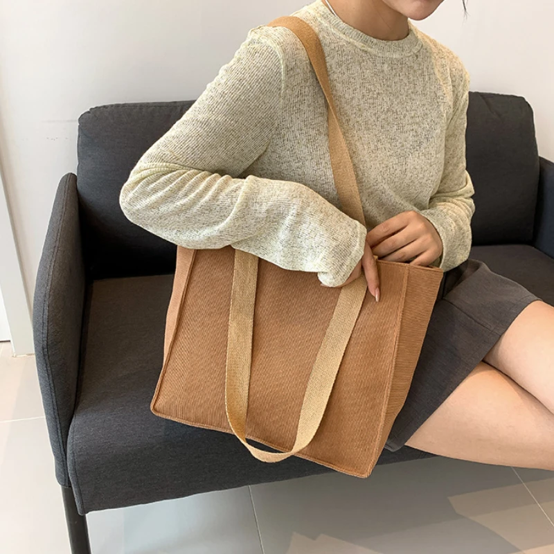 Nuova borsa a tracolla per donna borsa a tracolla di grande capacità in velluto a coste tinta unita borsa da viaggio per lo Shopping Casual classica All-match