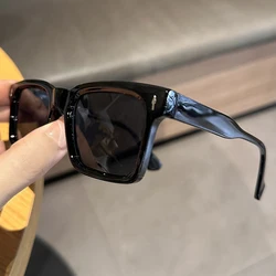 2024 New Square Rivets Fashion UV400 Sunglasses Men Women Shades Vintage Trending Sunglasses Travel Outdoor Fishing Glasses