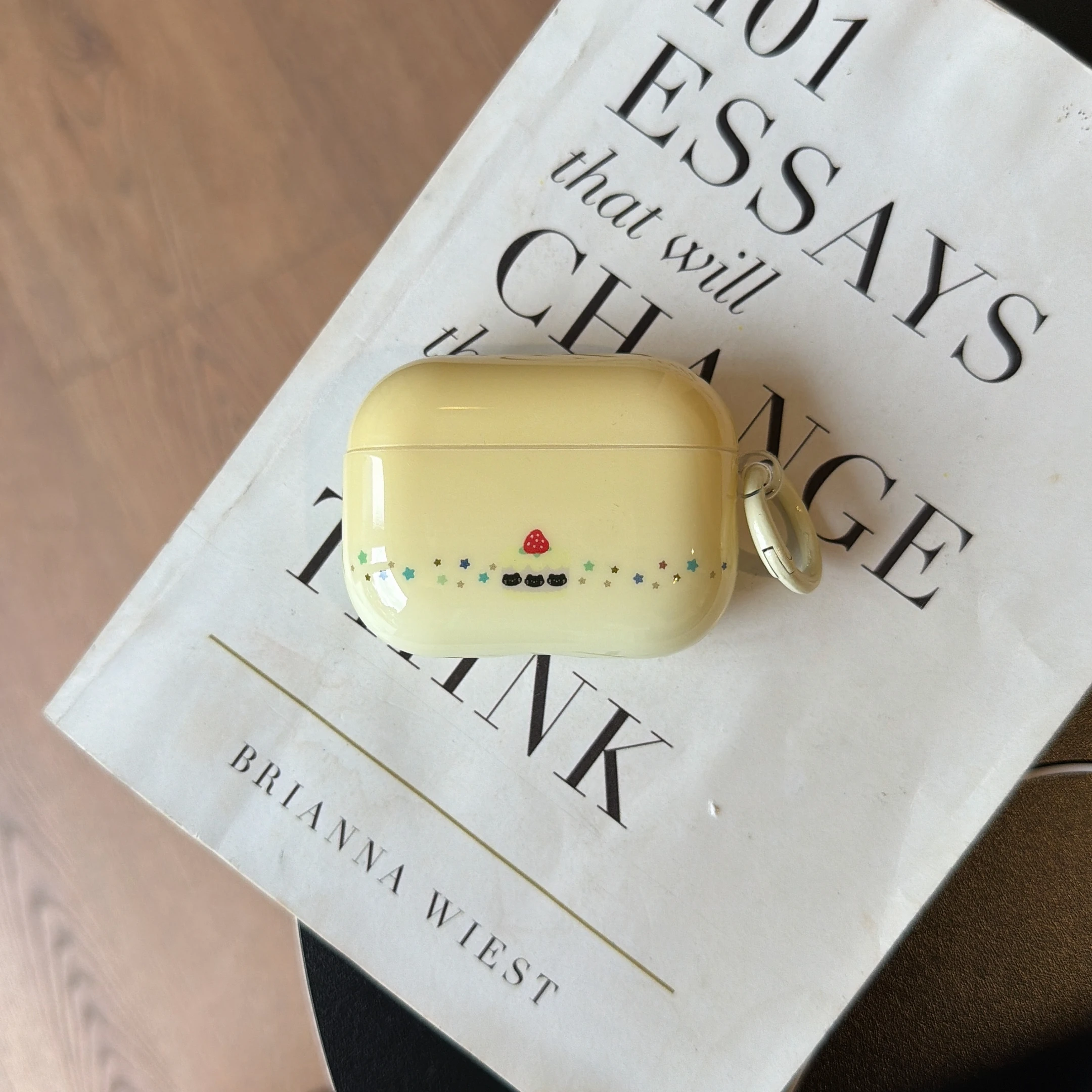 

Macaron Yellow Cartoon With Pendant Earphone Case For Airpods1/2/3/4/Pro2/Pro3 TPU Protective Shockproof