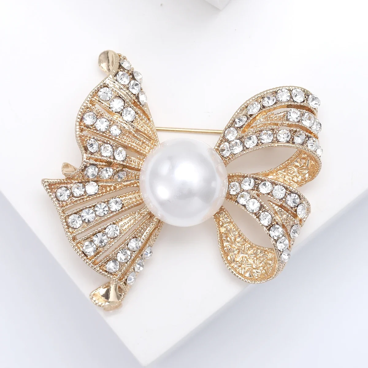 Rhinestone Bow Brooches for Women Unisex Pearl Bow Knot Pins Office Party Friend Gifts Jewelry Accessories