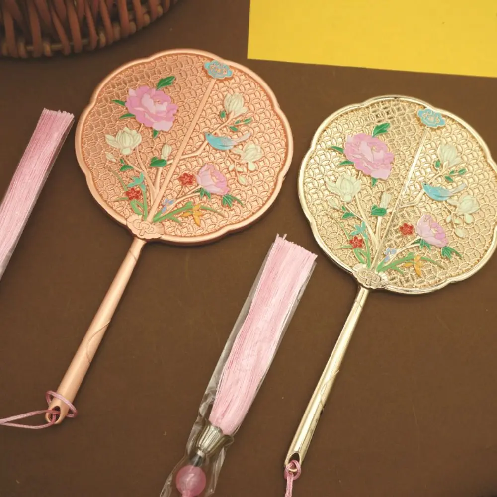 

Fashion Vintage Chinese Style Mirror 3D Flower Exquisite Handle Makeup Mirror Makeup Tool Sweet Round Vanity Mirror Unisex