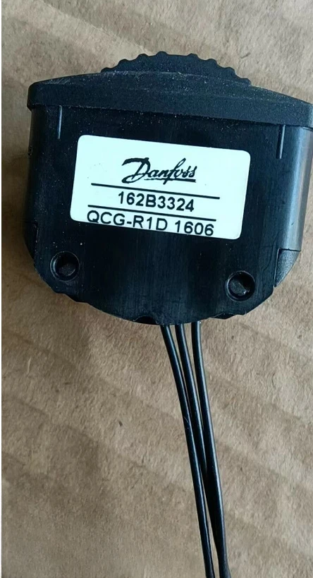 

For Danfoss 162B3324 162B3309 11145231 162B3301 11004981 162B3325 QCG-R1D 1606 Switch Sensor