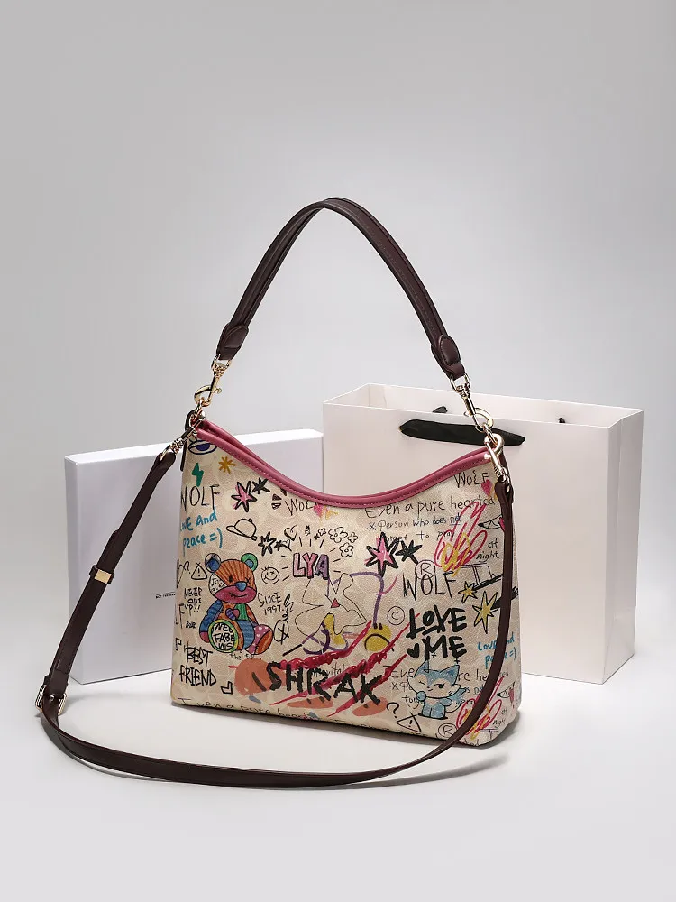 Fashion and Luxury Single Shoulder Bag with Cute Bear Graffiti and High Quality Leather 2026 Women's Newly Trendy Crossboody Bag
