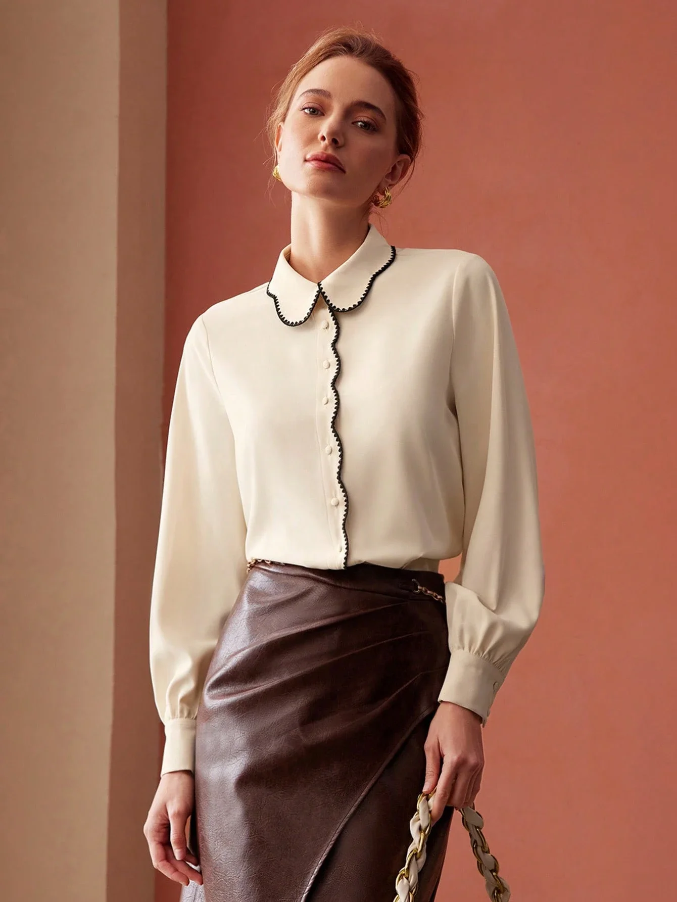 

Elegant Peter Pan Collar Blouse With Contrast Stitch