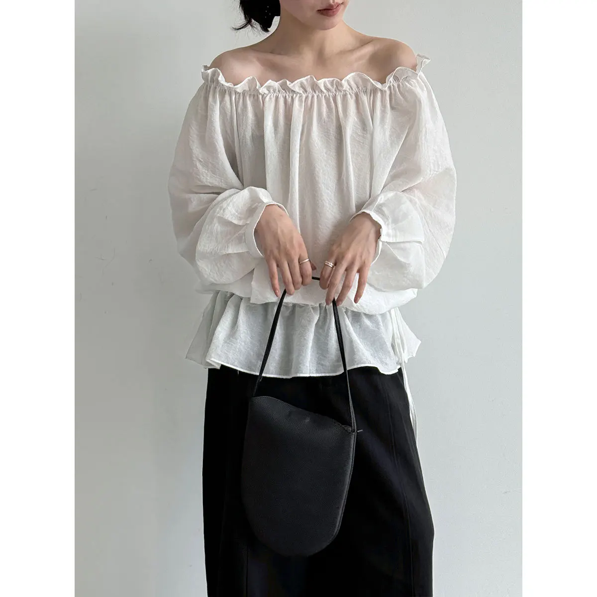 

Off-Shoulder Ruffle Blouse For Women, Summer Loose Fit, Slimming One-Shoulder Puff Sleeve Tencel Top