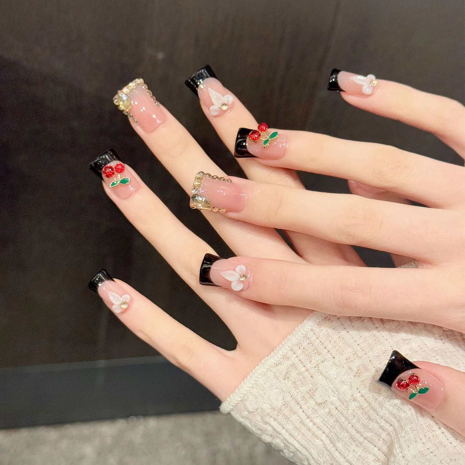 

10pcs 3D Cherry Sweet Handmade Press On Nails Black Duckbill French Nails With Rhinestones Decor Charming False Nails Wearable