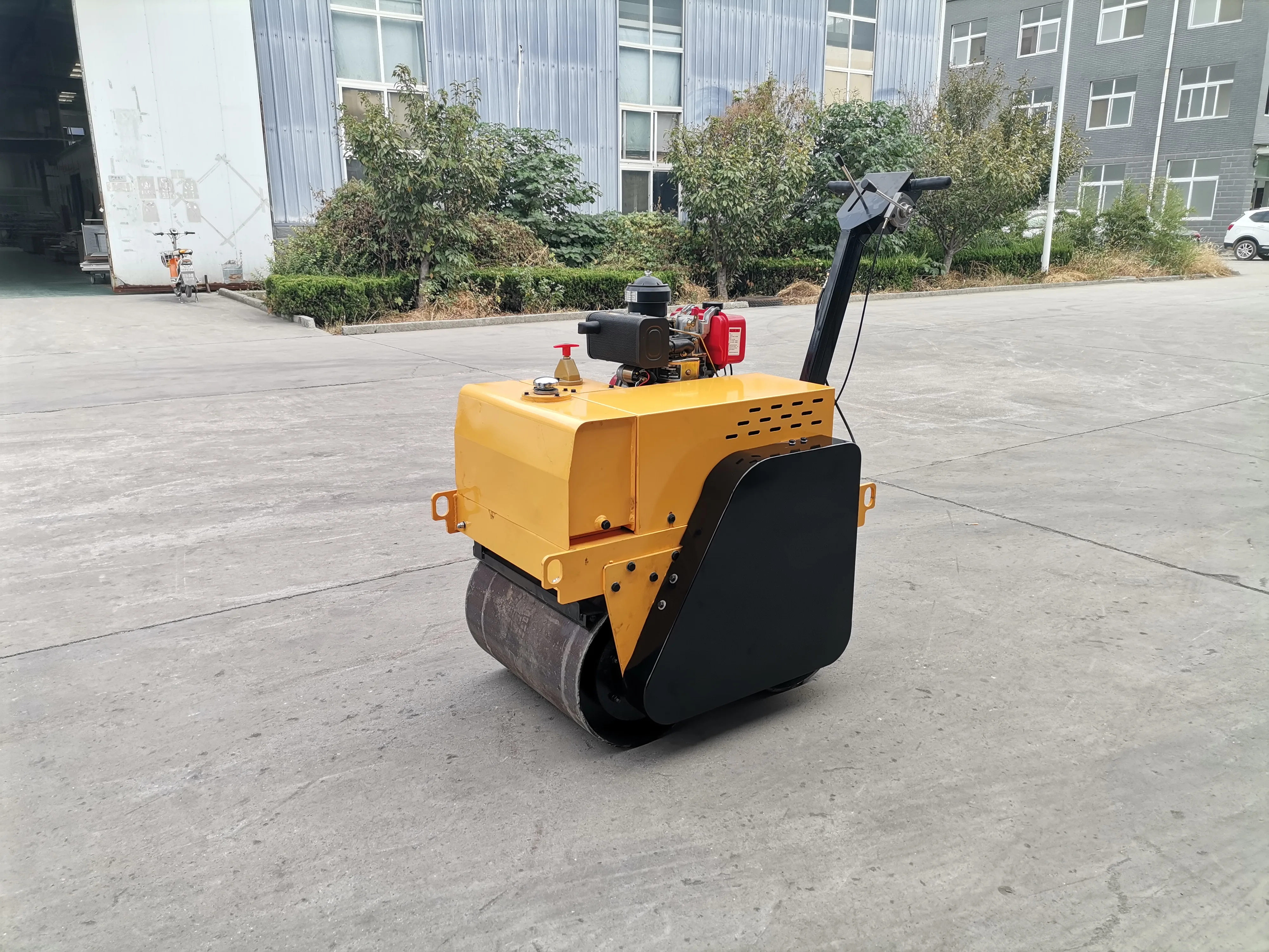 آلة ضاغط الأوساخ الخرسانية اليدوية اليدوية الاهتزازية الهيدروليكية الصغيرة