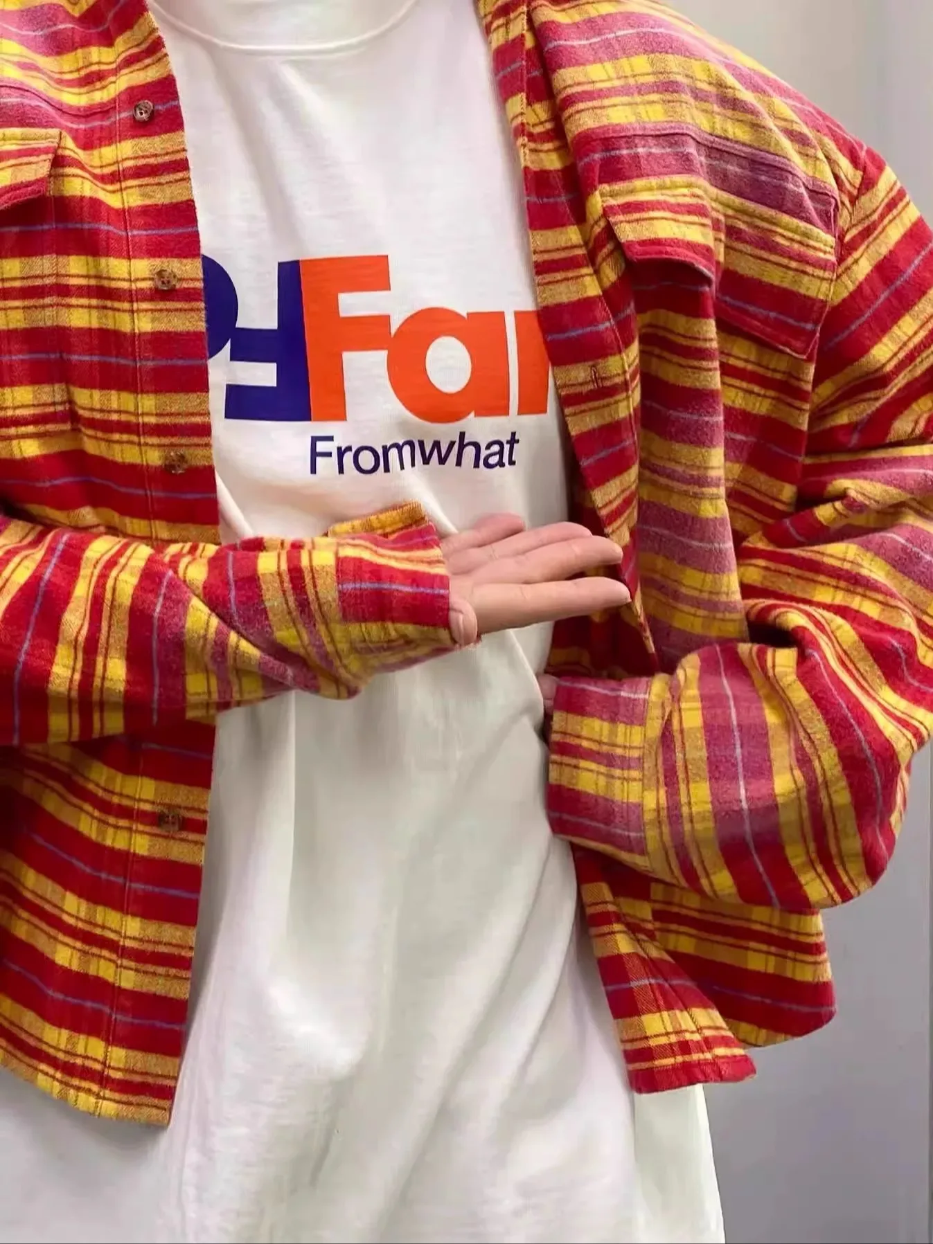 

Мужская фланелевая куртка в клетку свободного кроя из искусственной кожи, молодежная повседневная, с длинным рукавом, с отложным воротником, для ношения под одеждой, осенняя...