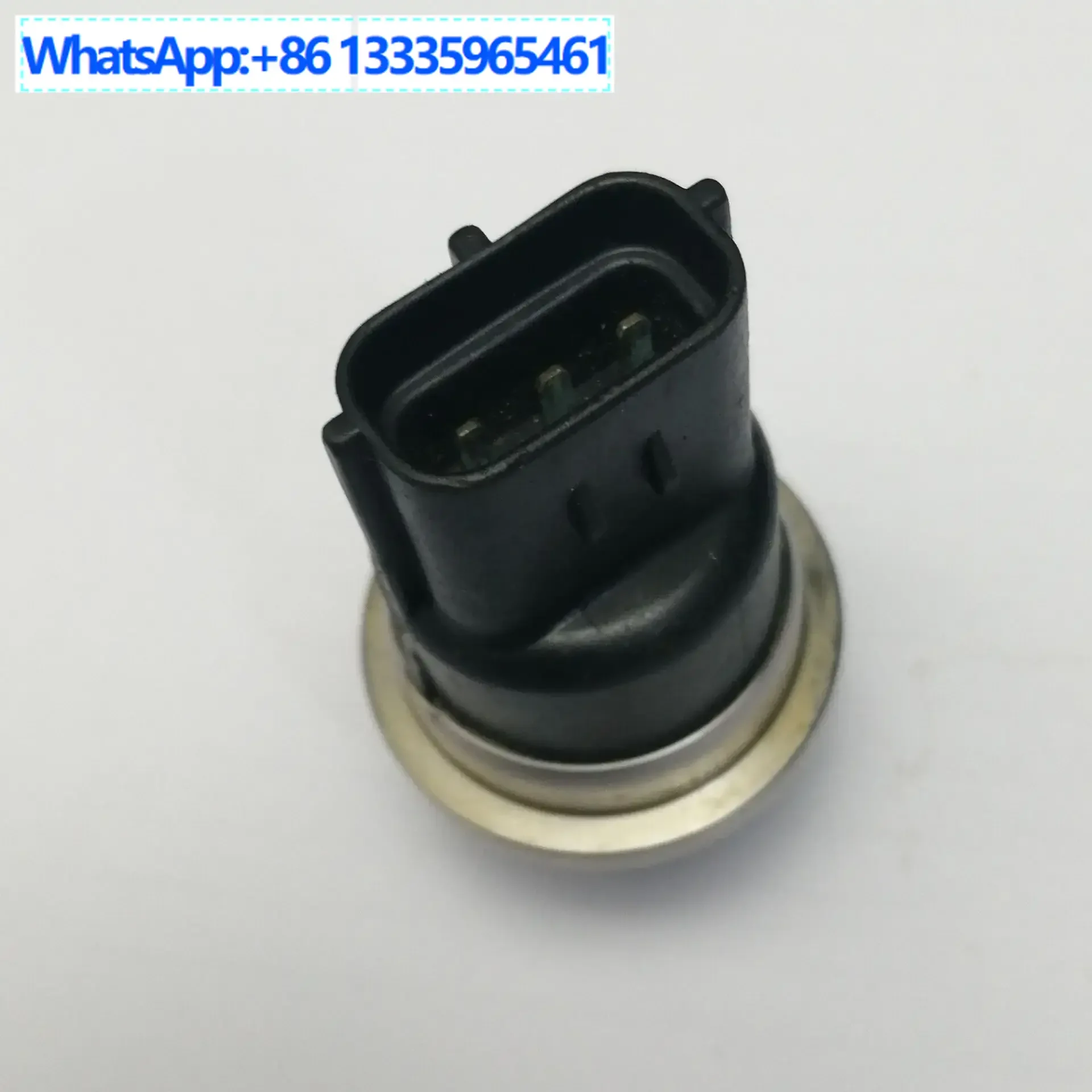 

For Mitsubishi Volvo Fuel Pressure Switch Sensor MR560127 E1T18871