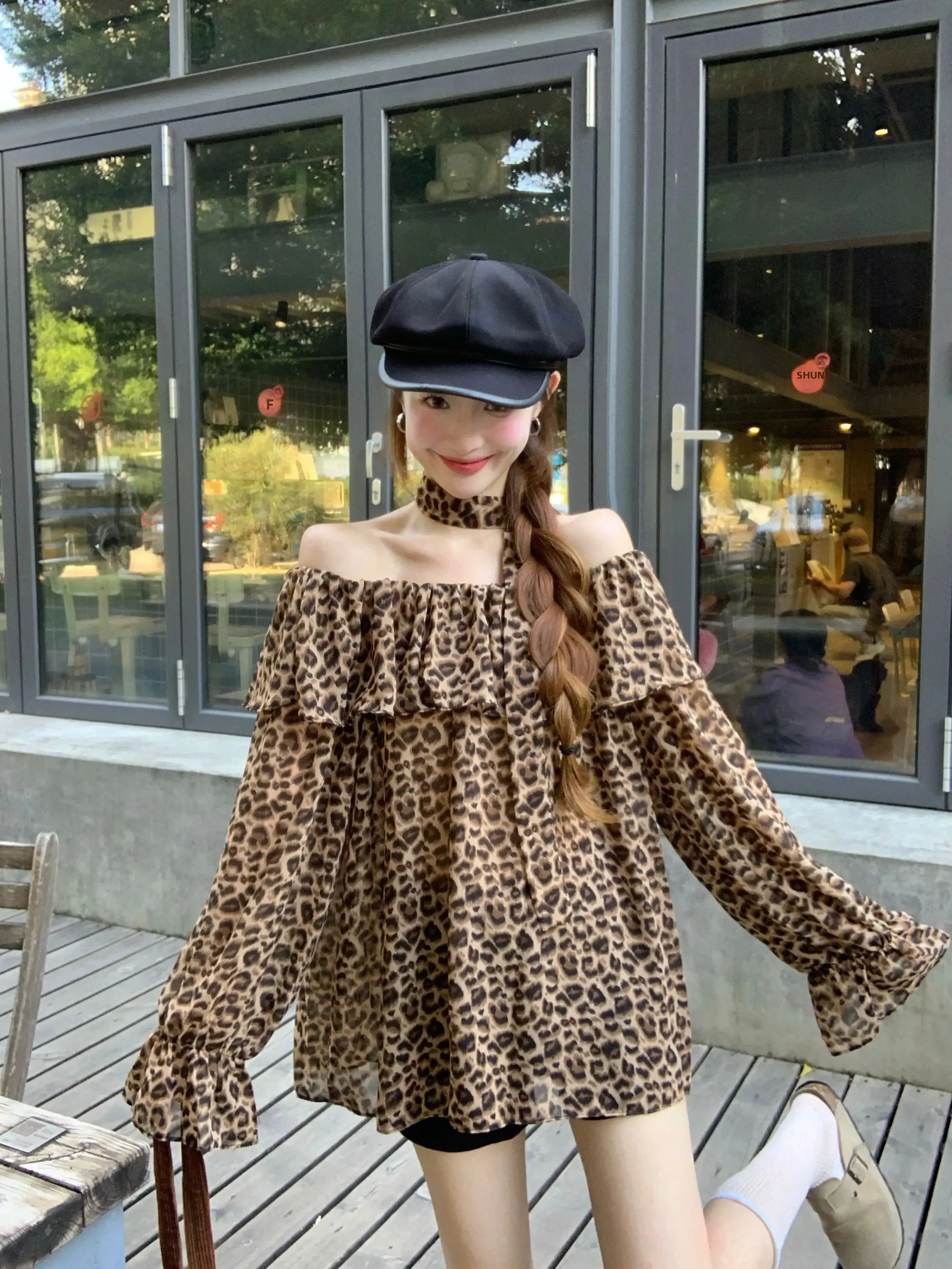 

American Style Hot Girl Leopard Print Ruffle Shoulder Loose Shirt Women's Summer Vintage Style Long Sleeve Lace Top