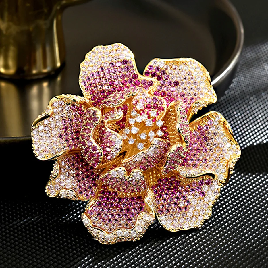 

Heavy Industry Full Cubic Zirconia Blooming Peony Flower Brooches for Women Luxury Design Elegant Temperament Accessories Pin