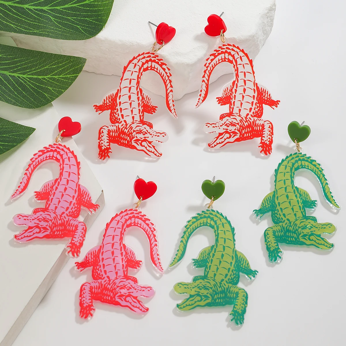 Vivid Adorable Heart Acrylic Crocodile Dangle Earrings for Women Creative Animal Drop Earring Statement