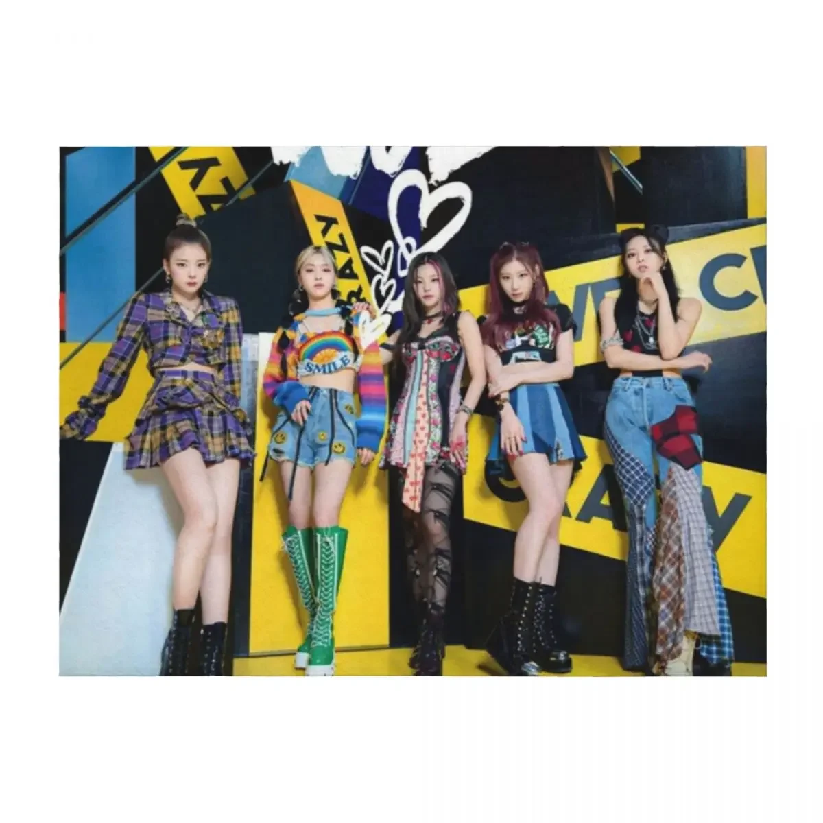 

ITZY Crazy In Love Poster Throw Blanket Flannels Soft Big Blankets For Sofas Camping Blankets