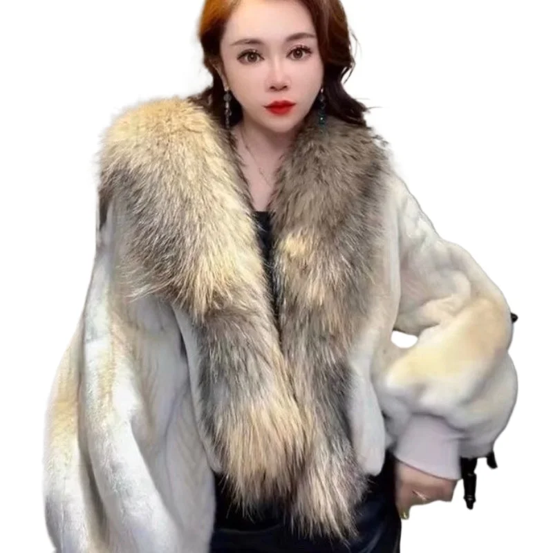 Veste de fourrure rajeunissante automne et hiver nouvelle femme européenne vison avec Golden Island raton laveur chien grand col de fourrure courte mode