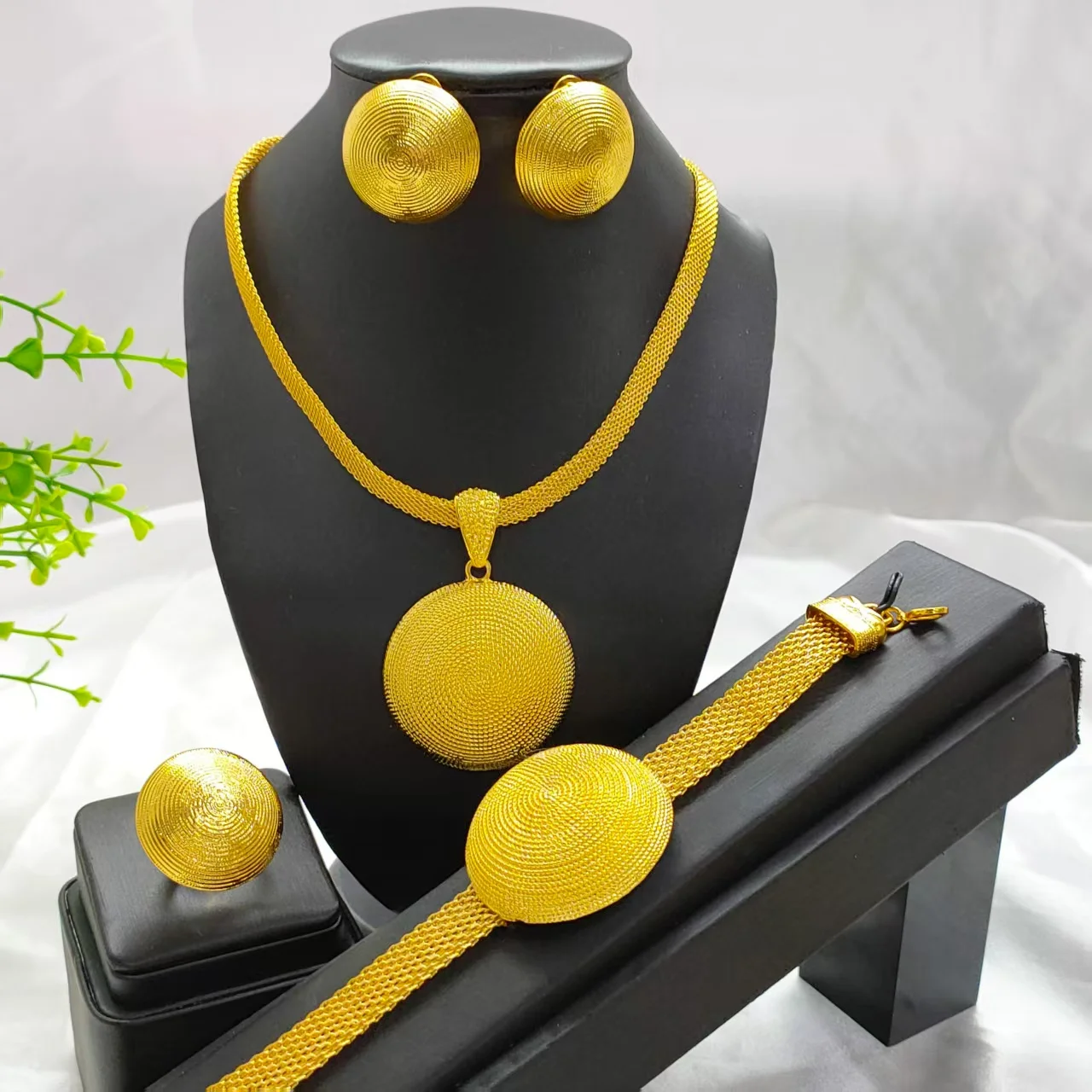 

Dubai Necklace Bracelets Pendant Set For Women Nigerian Jewelry Set Bridal Wedding Gifts Indian Gold Color Necklaces Jewelry