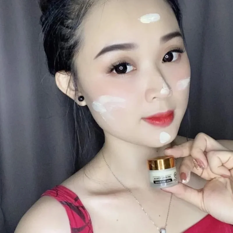 Kem dưỡng trắng da giúp giảm mụn, mờ thâm ƞám, giúp da căng mịn, bright white kem face thanh may duong trang da tri mun mo tham