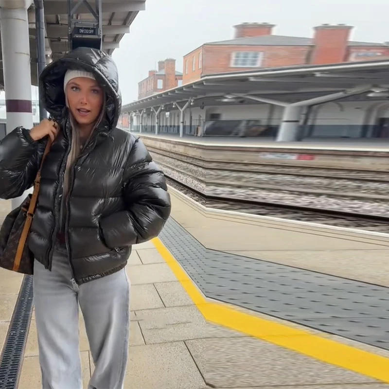 

Winter Women's Down Jacket Thicken Hooded Zipper Padded Coat Warm Long Sleeve Pocket Outwear 2025 New Chic Female Short Coats