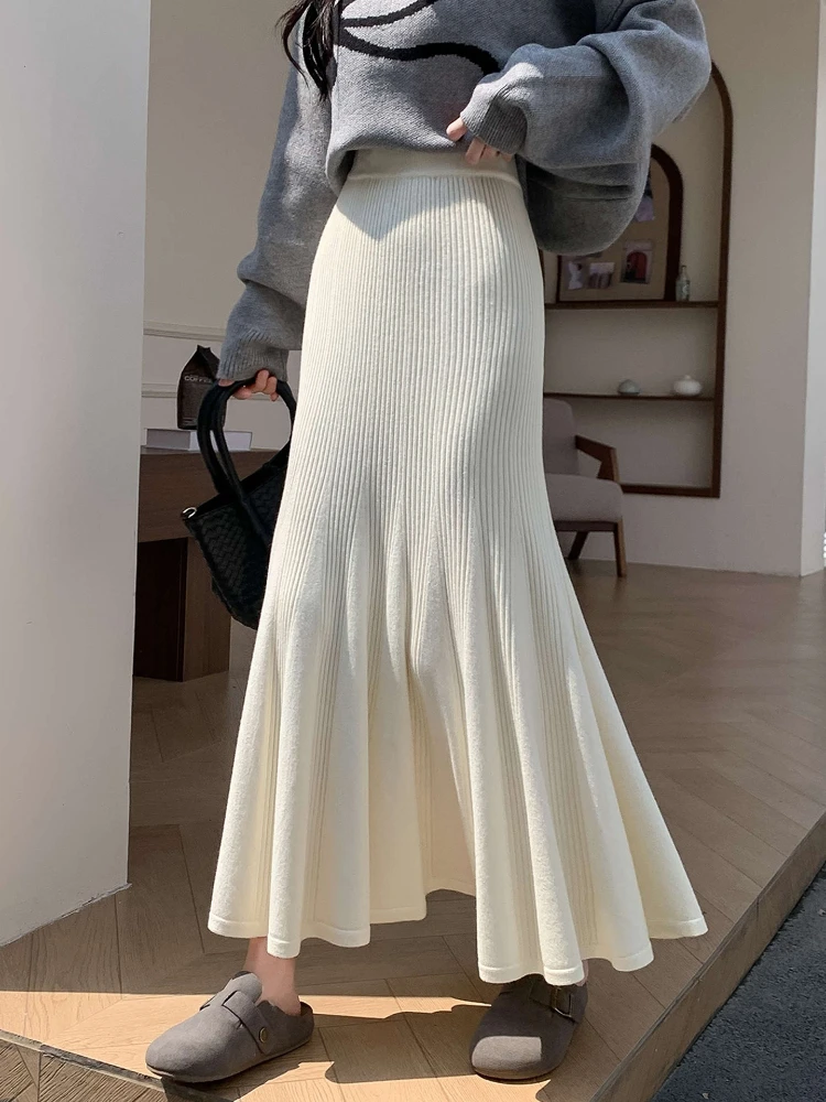 

Knitted fish tail half body skirt women's autumn and winter 2025 new high waist slimming hip wrapped umbrella skirt