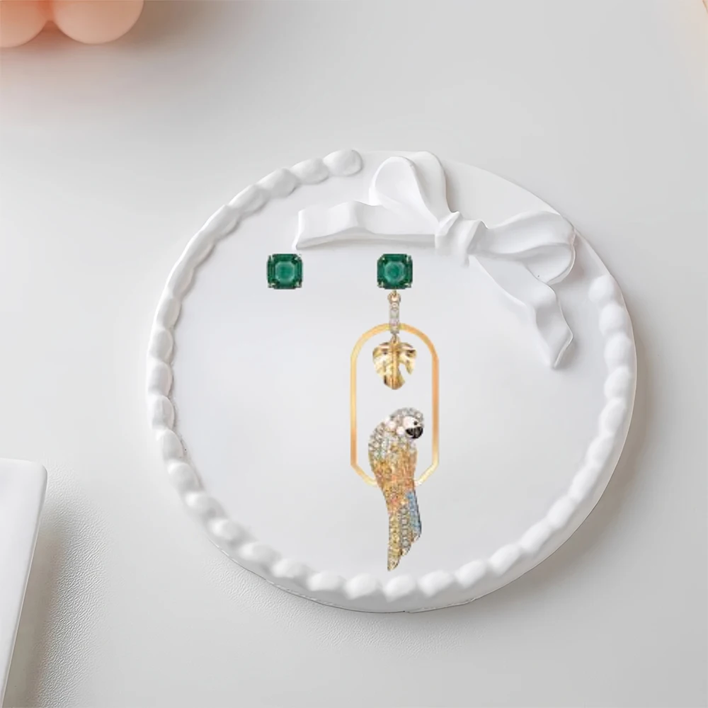 

2025 Hot Selling Brand Women's Earrings Fashionable, Simple, Luxurious Jewelry Suitable for Gifting To Friends