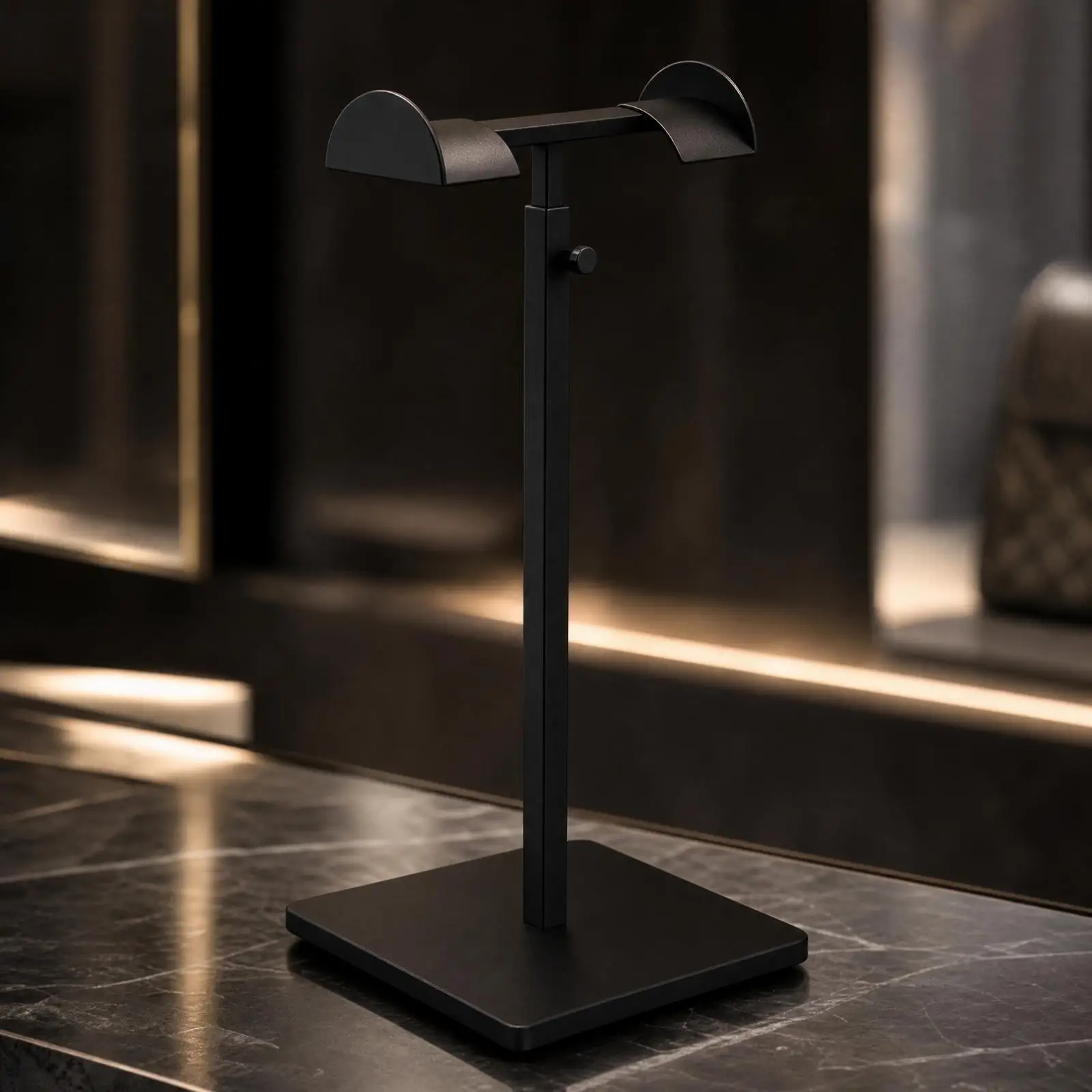 Heavy Duty Metal Display Stand Adjustable Height Bag Holder Rack for Boutique Jewelry Show Display Shelf