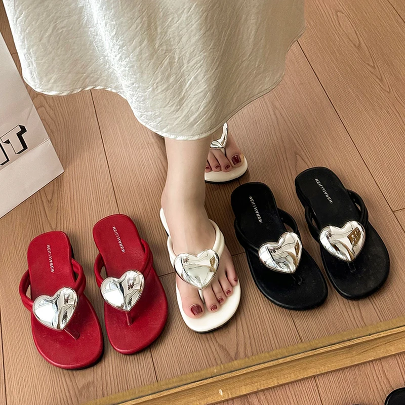 

Fashionable Heart Shaped Summer Thong Slippers Women's Casual Holiday Beach Sandals Breathable Slip-On Clog Shoes