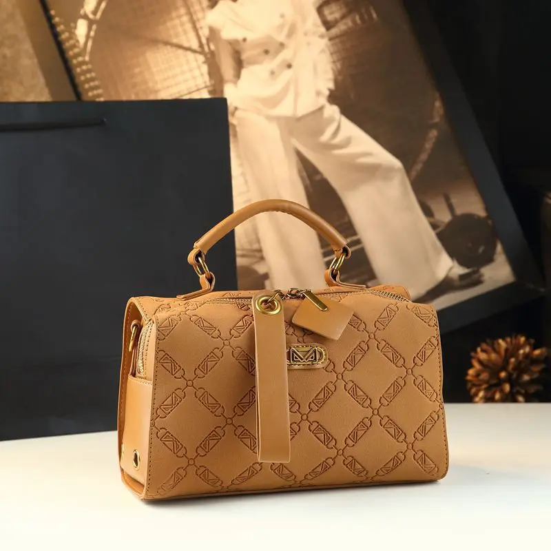Vintage Quilted Handbag with Solid Color Embossed Metal, Pillow Bag with Detachable Shoulder Strap, Commuting Crossb