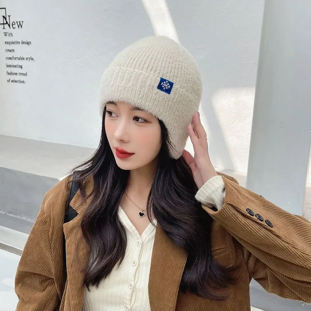 Outdoors Knitted Winter Flower Windbreak Snowflake Korean Beanies Hats Hat With Earflaps Women Bomber Hats Ear Muff Caps