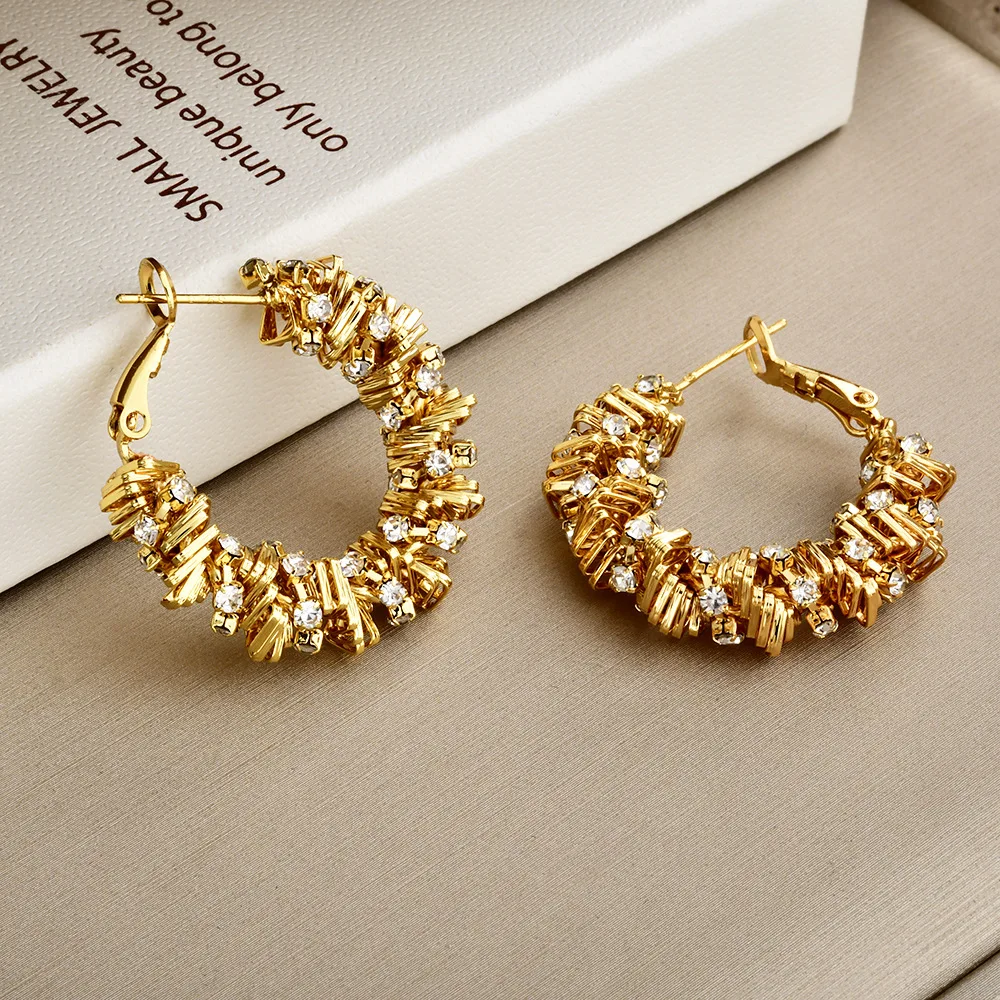 Unregelmäßig gewebte goldene Zirkon-Ohrringe – luxuriös, hochwertig, klassisch, vielseitig und stilvoll, perfekt für alle Anlässe.