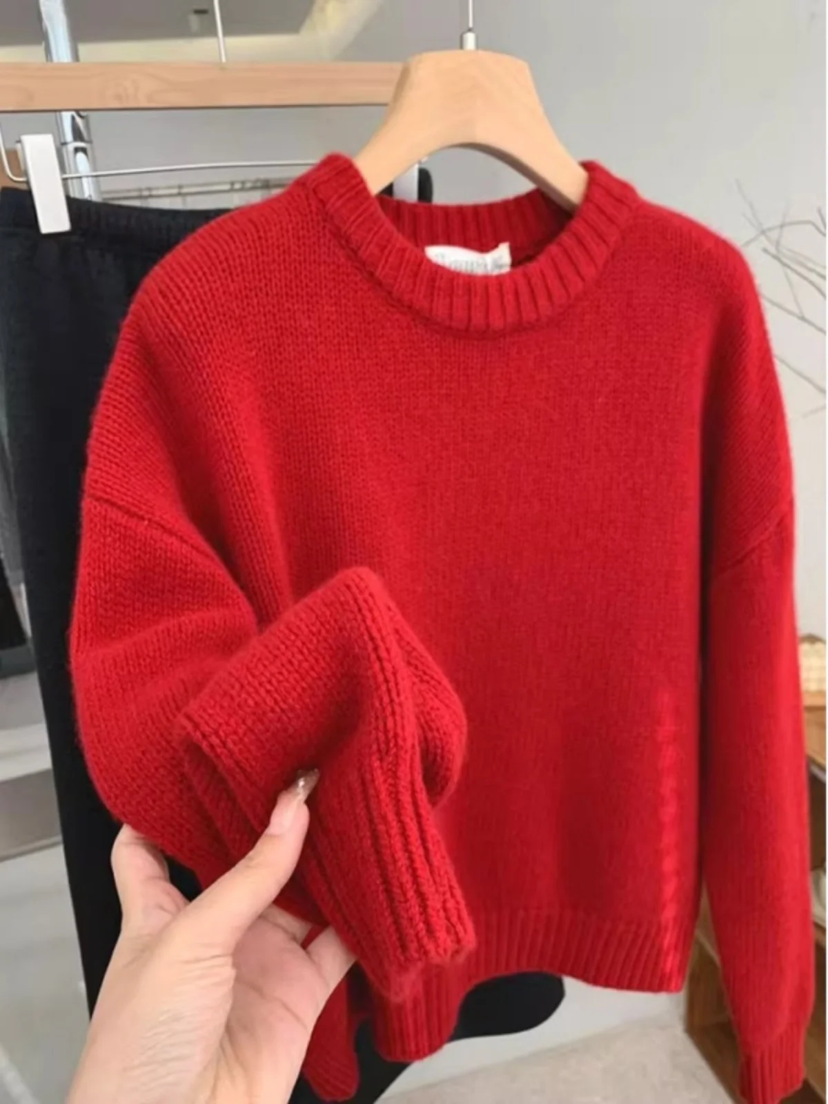 

Red round Neck Knitted Sweater Hoodie Atmosphere Feeling Autumn Winter Women's Loose Fit Long Sleeve Thermal Color Top