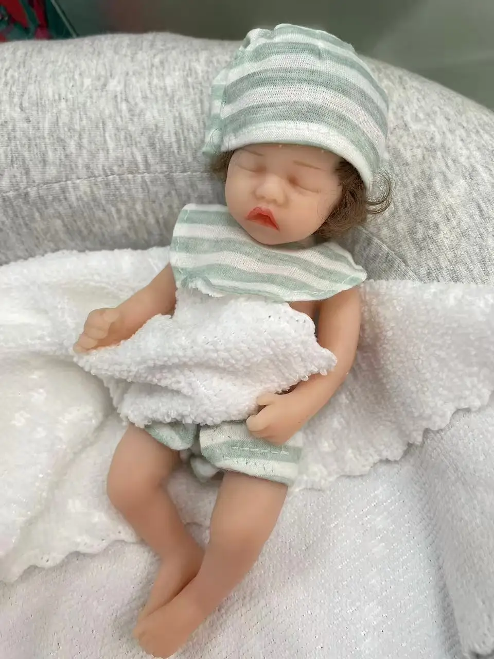 7Inch Reborn Baby Full Body Silicone  April/ Hayley/ Twin A/Lucas Dolls Reborn Doll Very Soft to Touch Anti-Stress Doll Toys