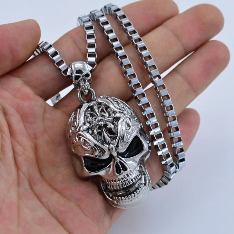 Retro  Hiphop Evil Skull Necklace Metal Skull Pendant Choker Gothic Skull Chain Skeleton Trendy Man Women Punk Jewelry Wholesale