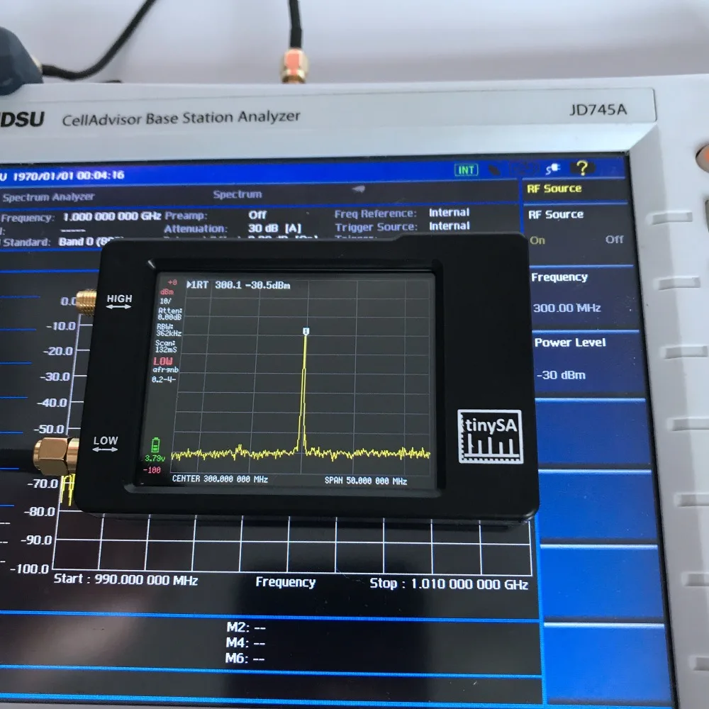 Oryginalna wersja Hugen TinySA 2,8-calowy wyświetlacz 100 kHz do 960 MHz Ręczny analizator małego widma z zabezpieczeniem ESD