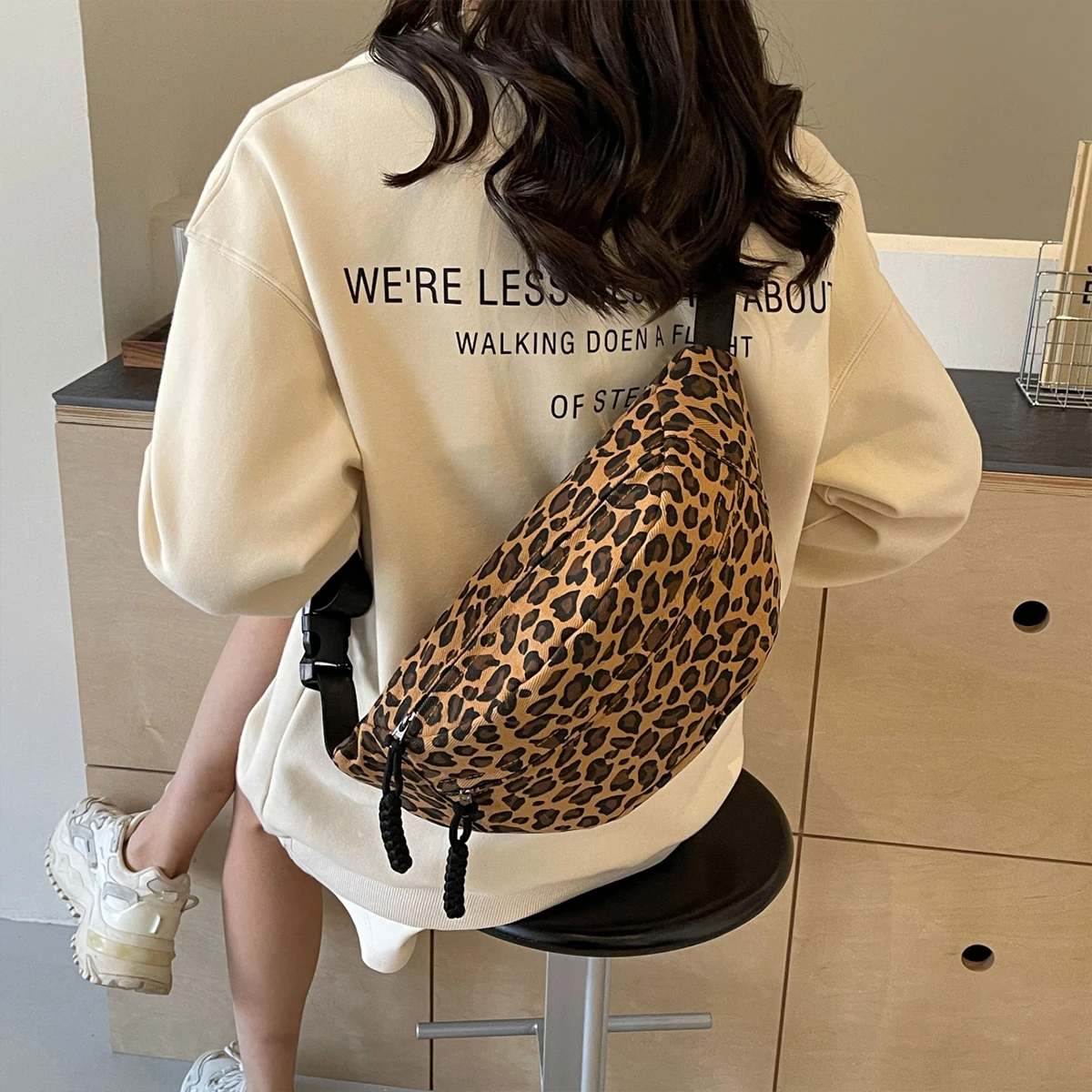 Fashion Leopard Print Waist Bag Street Trend Fanny Pack Woman Chest Pack Canvas Belt Bag Female Designer Shoulder Crossbody Bags