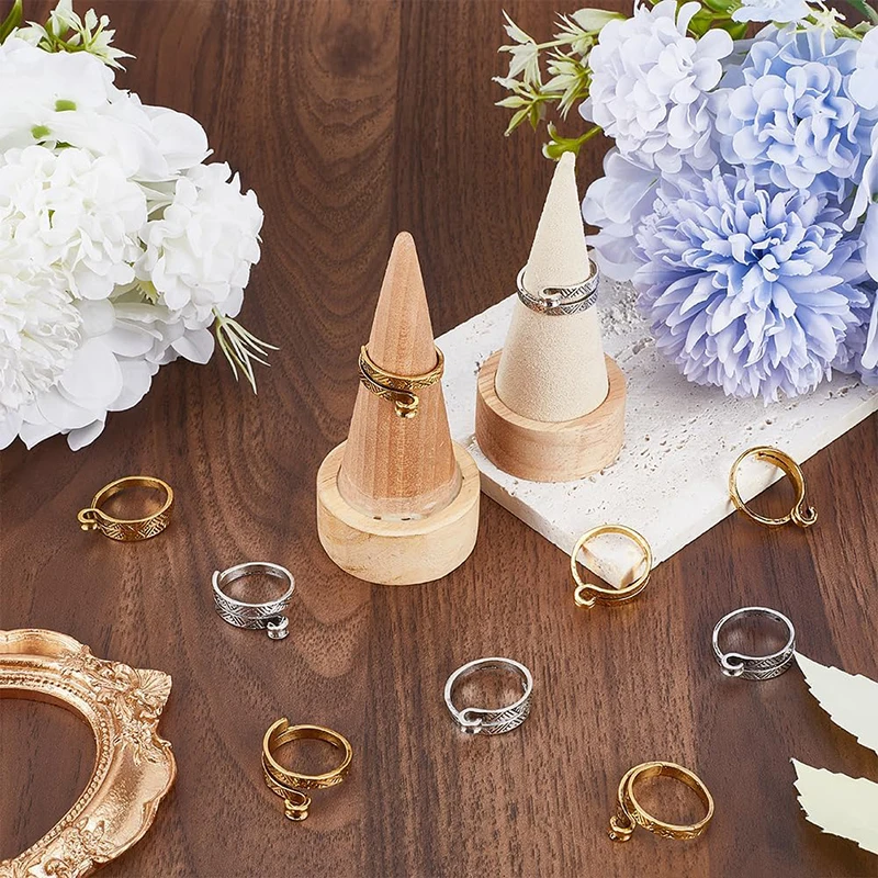 2PCS Adjustable Knitting Crochet Ring, Open Guide Yarn Guide Crochet Tension Ring for Faster Knitting, Thimbles Winder Tools