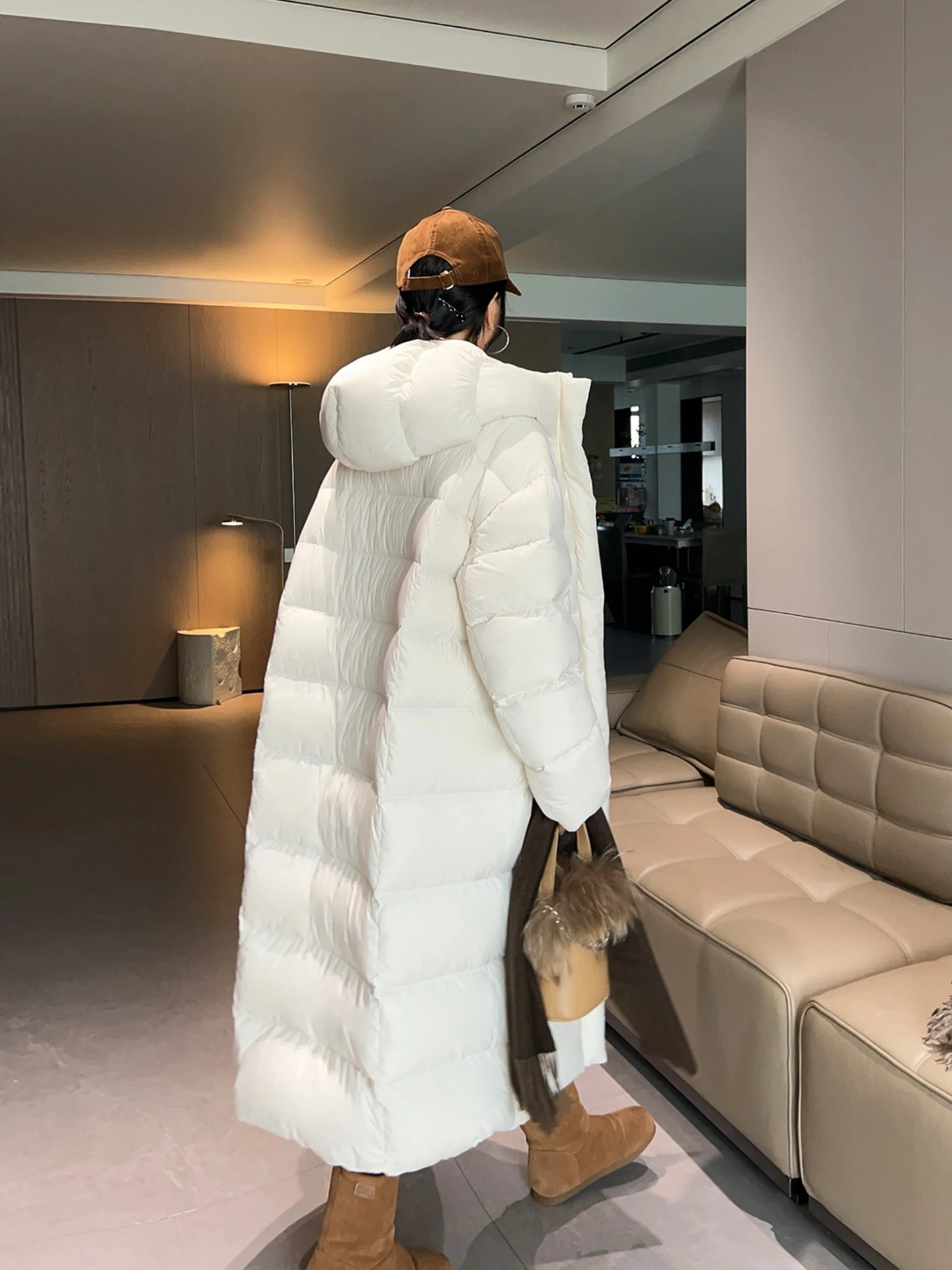 

Новая женская зимняя удлиненная куртка с капюшоном из 90% белого утиного пуха, свободного кроя, теплая, повседневная верхняя одежда до колен